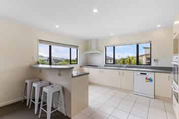 15 Nether Green Crescent, Johnsonville