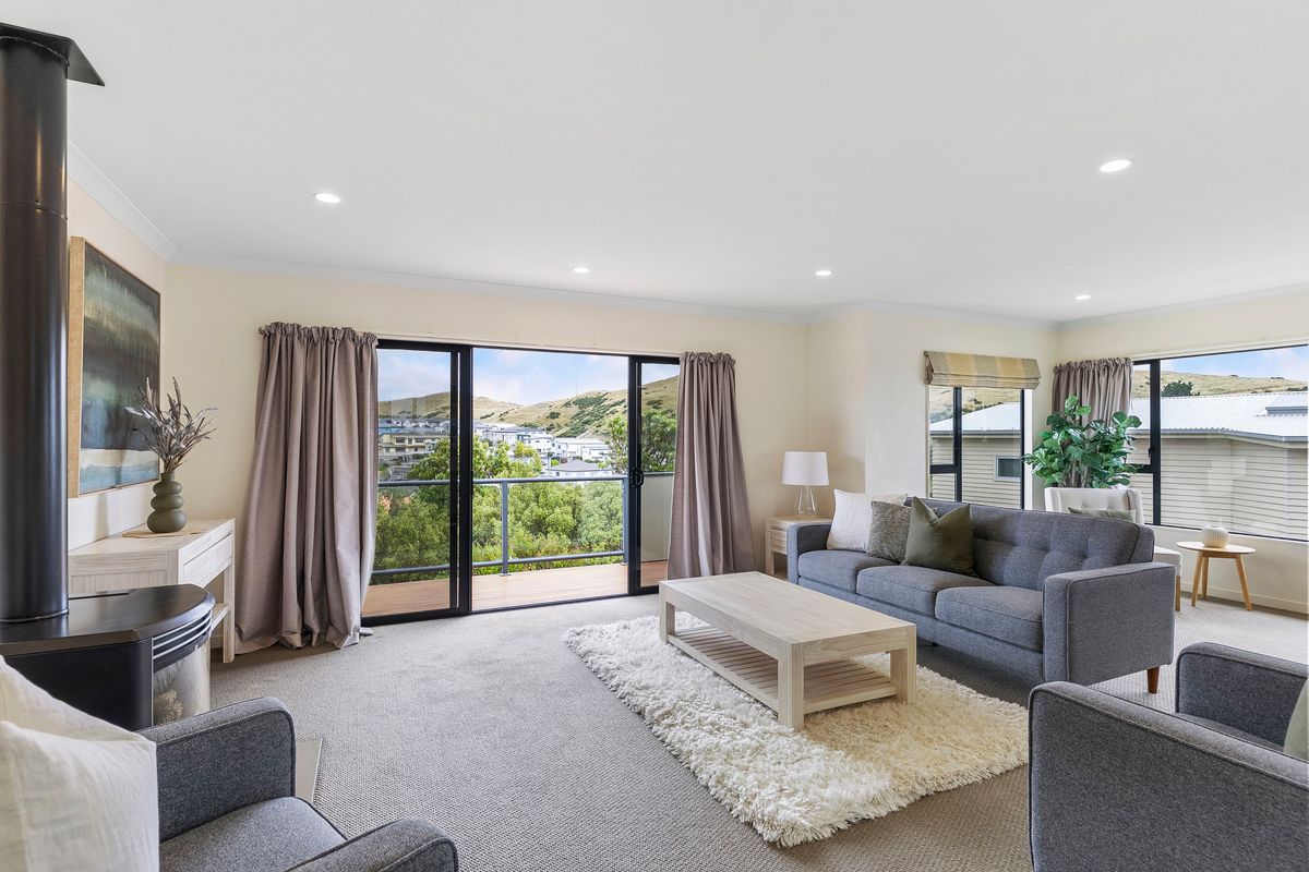 Highly Desirable in So Many Ways – pohled 6