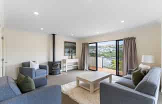 15 Nether Green Crescent, Johnsonville