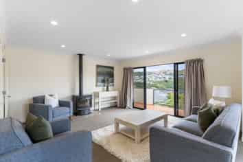 15 Nether Green Crescent, Johnsonville