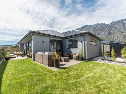 101 and 101A Jack Hanley Drive, Jacks Point