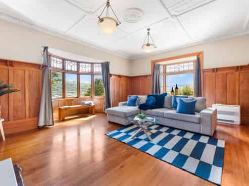50 Easther Crescent, Kew