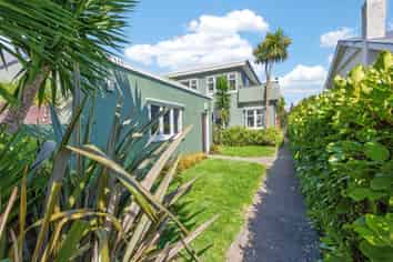 118 Oroua Street, Eastbourne