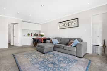 Granny/21 Dawood Place, The Gardens