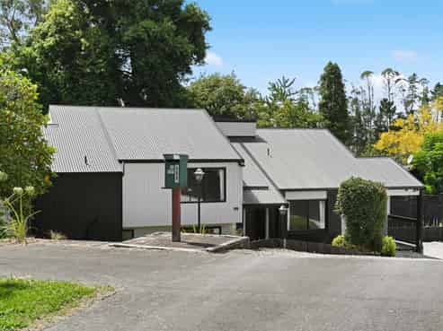 32 Acacia Crescent, Glenview