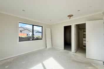 389 Te Taruna Drive, Milldale