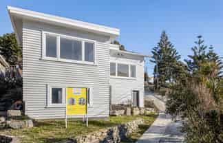 189 Severn Street, Island Bay