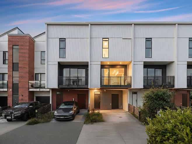 5 William Stratton Lane, Hobsonville