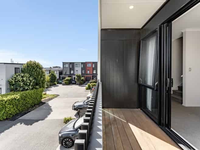 5 William Stratton Lane, Hobsonville