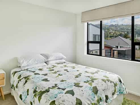 . Quick walk to Hutt CBD and Hospital, Boulcott