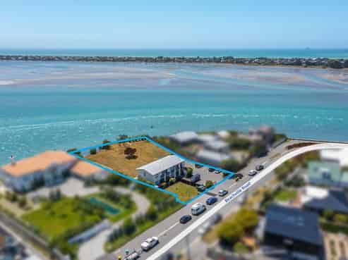 An unrepeatable waterfront site