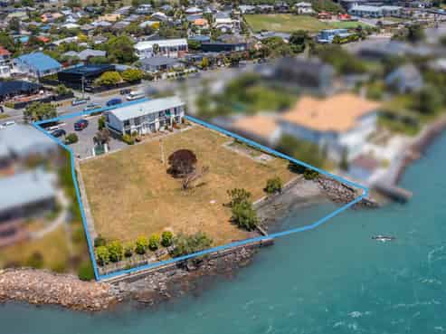 An unrepeatable waterfront site