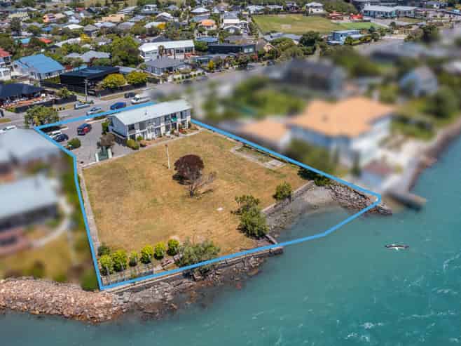 An unrepeatable waterfront site