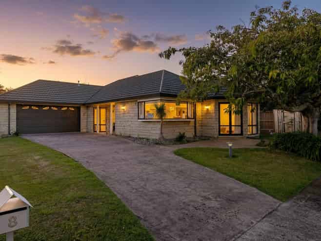 8 Rothesay Place, Westbrook