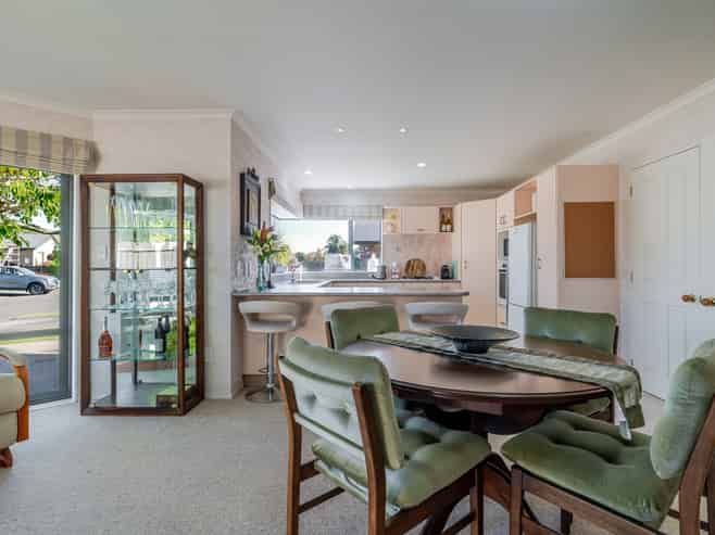 8 Rothesay Place, Westbrook