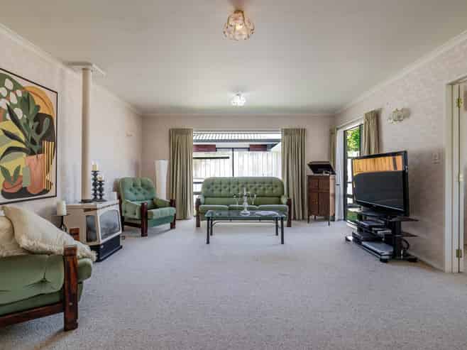 8 Rothesay Place, Westbrook