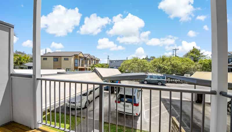 18/94 Glengarry Road, Glen Eden