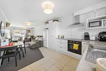 18/94 Glengarry Road, Glen Eden