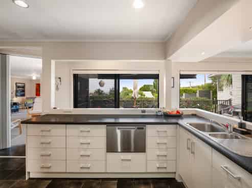 400 The Terrace, Thames