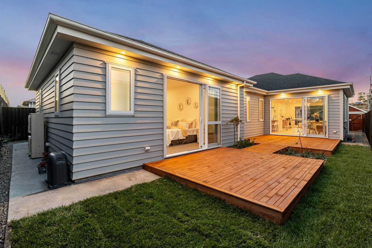 Family Home with Dual Master Comfort - Aanzicht 3