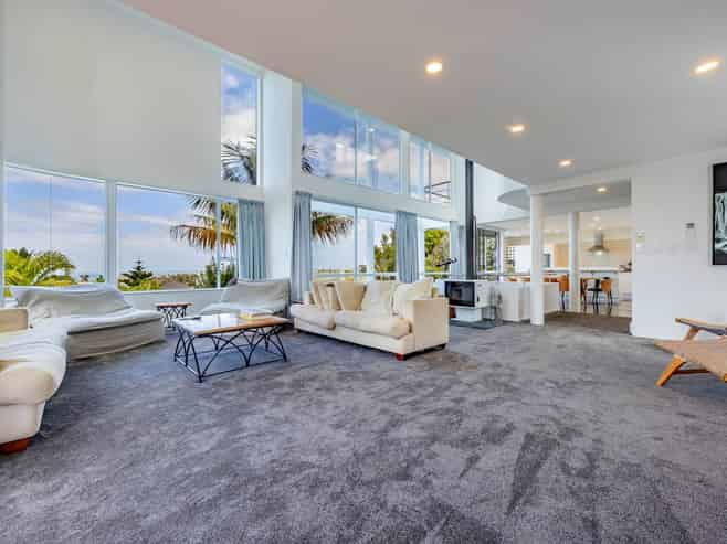 2/36 King Richard Place, Browns Bay