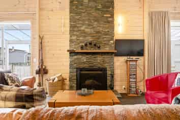 32A Mackenzie Street, Waimarino