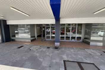 Blank canvas retail on High Street