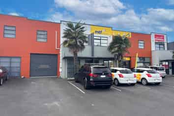 LIVE AND WORK IN MANUKAU - MOTIVATED LANDLORD
