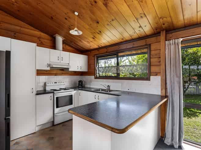 375 Welcome Bay Road, Welcome Bay