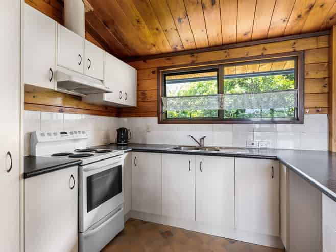 375 Welcome Bay Road, Welcome Bay