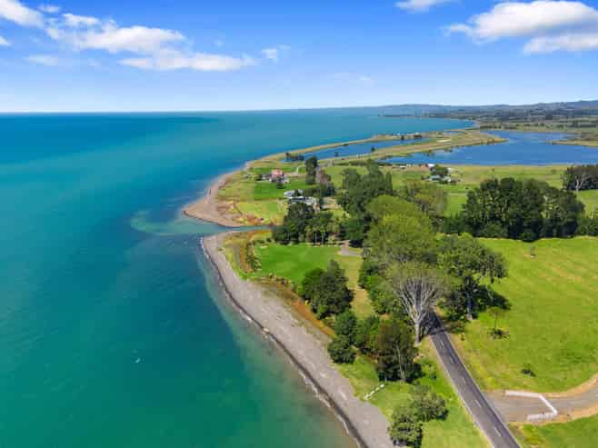 1650 East Coast Road, Whakatiwai