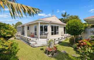 6 Lillian Place, Orewa