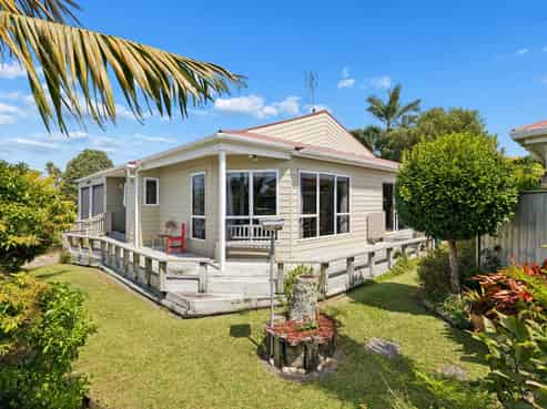 6 Lillian Place, Orewa