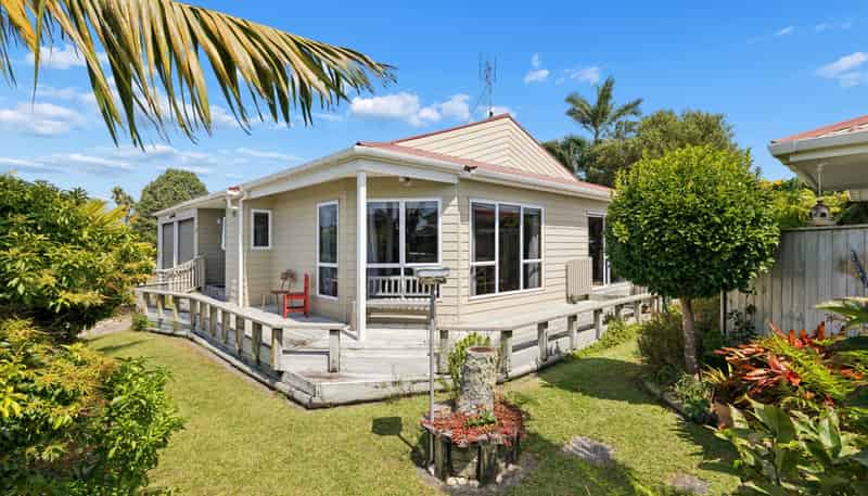 6 Lillian Place, Orewa