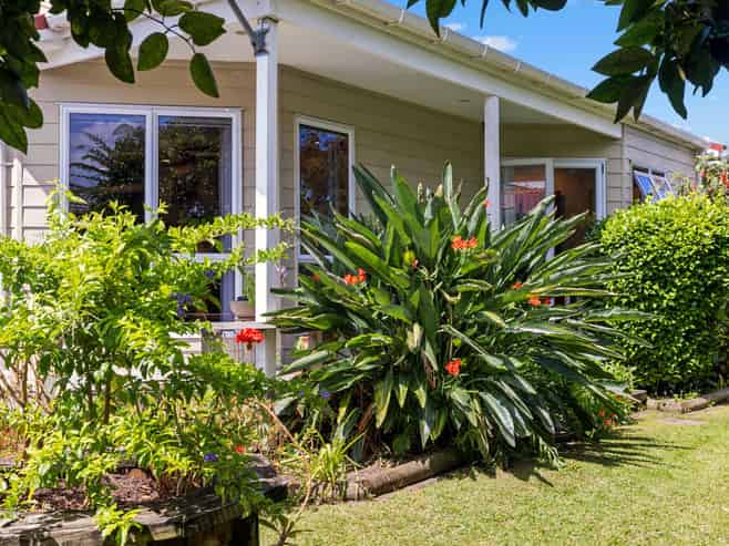 6 Lillian Place, Orewa