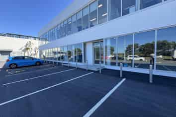 Premium Petone space with huge potential