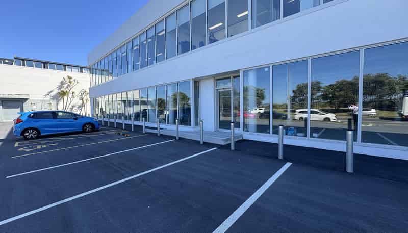 Ground/81 The Esplanade, Petone