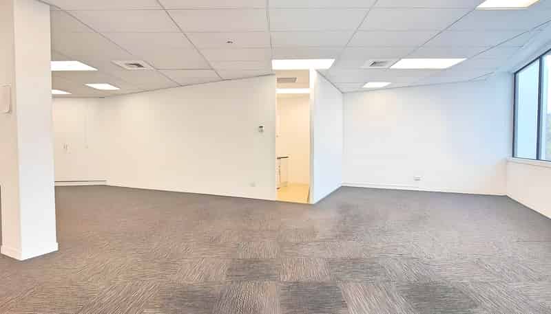 Part Level/123 Broadway, Newmarket