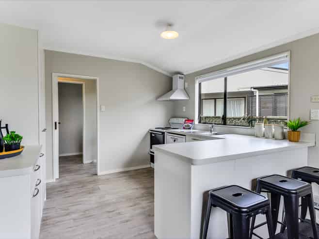 6/55 Tuhikaramea Road, Dinsdale