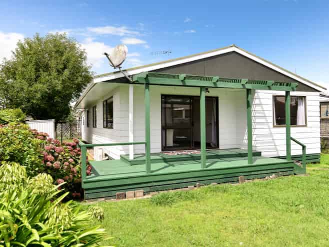 6/55 Tuhikaramea Road, Dinsdale