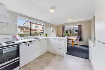 6/55 Tuhikaramea Road, Dinsdale