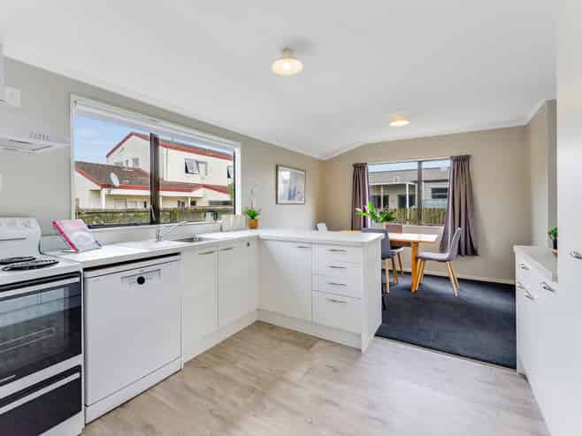 6/55 Tuhikaramea Road, Dinsdale