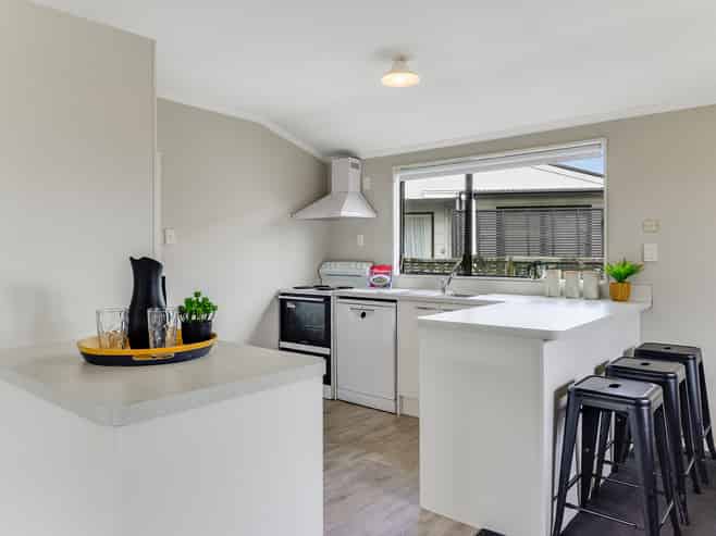 6/55 Tuhikaramea Road, Dinsdale