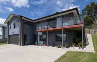 48 Hartis Avenue, Huntly