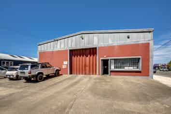 Freehold Corner Site - Occupy or Invest