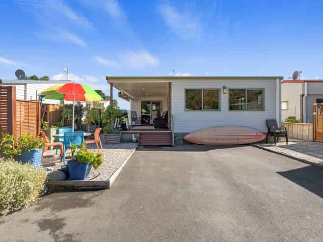 BV11/70 Beach Road, Tahunanui