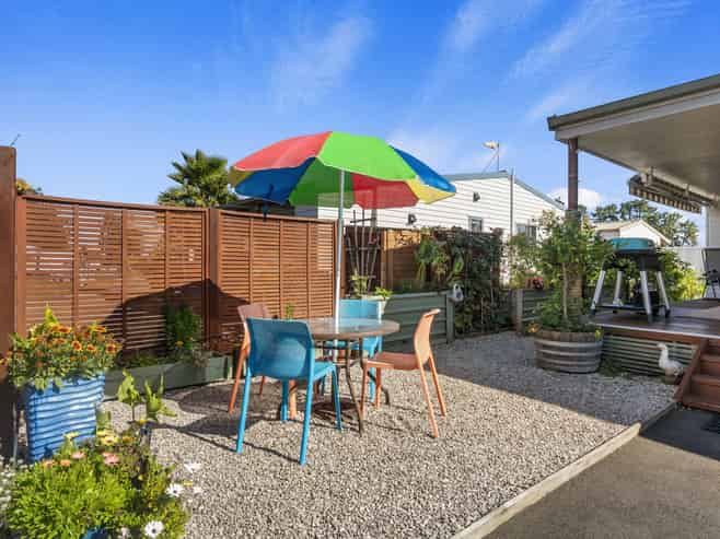 BV11/70 Beach Road, Tahunanui