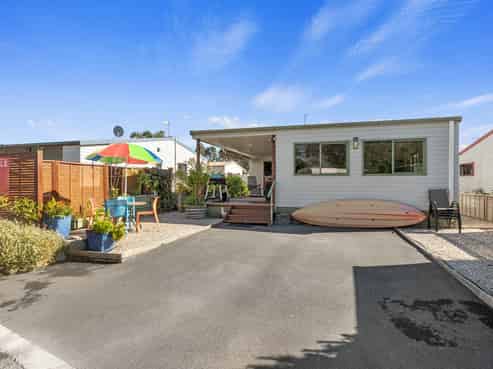 BV11/70 Beach Road, Tahunanui