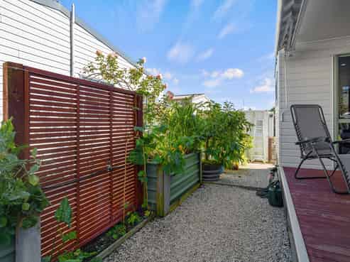 BV11/70 Beach Road, Tahunanui