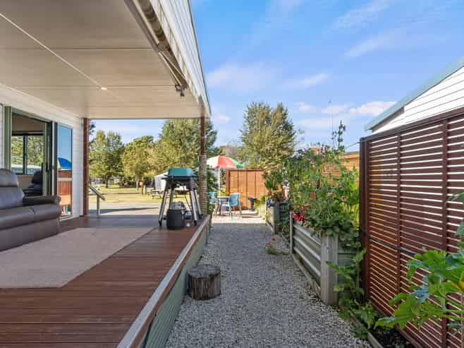 BV11/70 Beach Road, Tahunanui